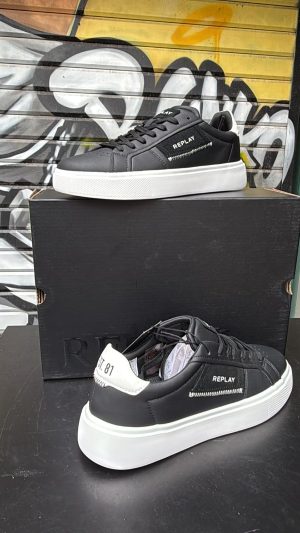 סניקרס ריפלי שטוחה שחור לבן