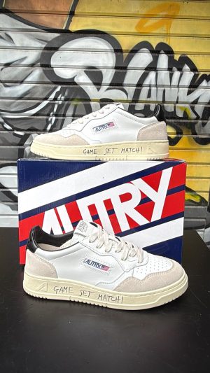 אוטרי לבן שמנת כיתוב בסולייה