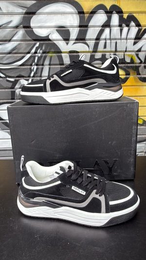 סניקרס ספורט אלגנט שחור לבן ריפליי