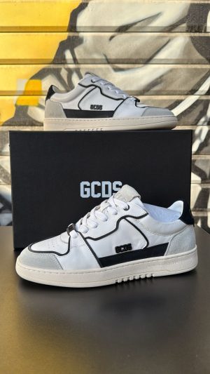 סניקרס GCDS לבנה