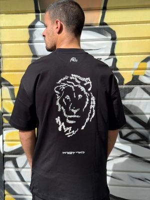 חולצת ציצית שחורה עם כלביא
