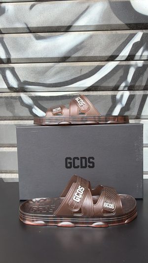 כפכף GCDS חום שוקולד