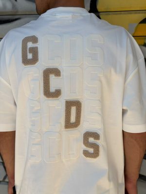 טישרט GCDS לבנה לוגו בחזה ובמרכז הגב
